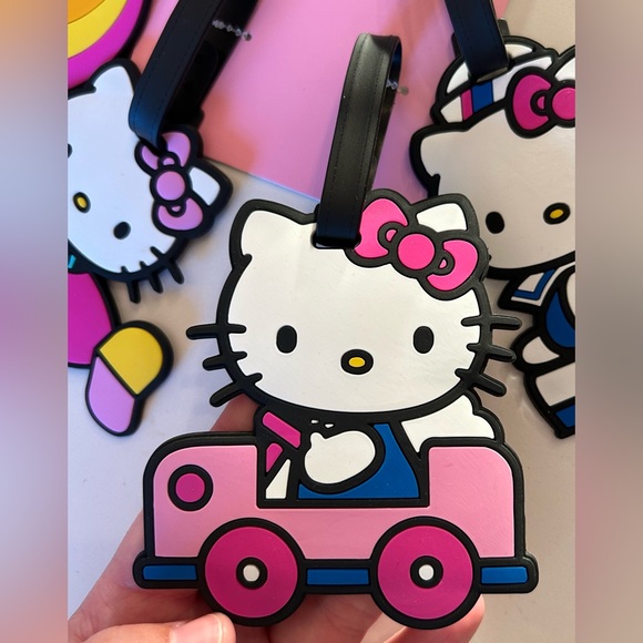 Hello Kitty set of 4 luggage tags NWT - Picture 4 of 6